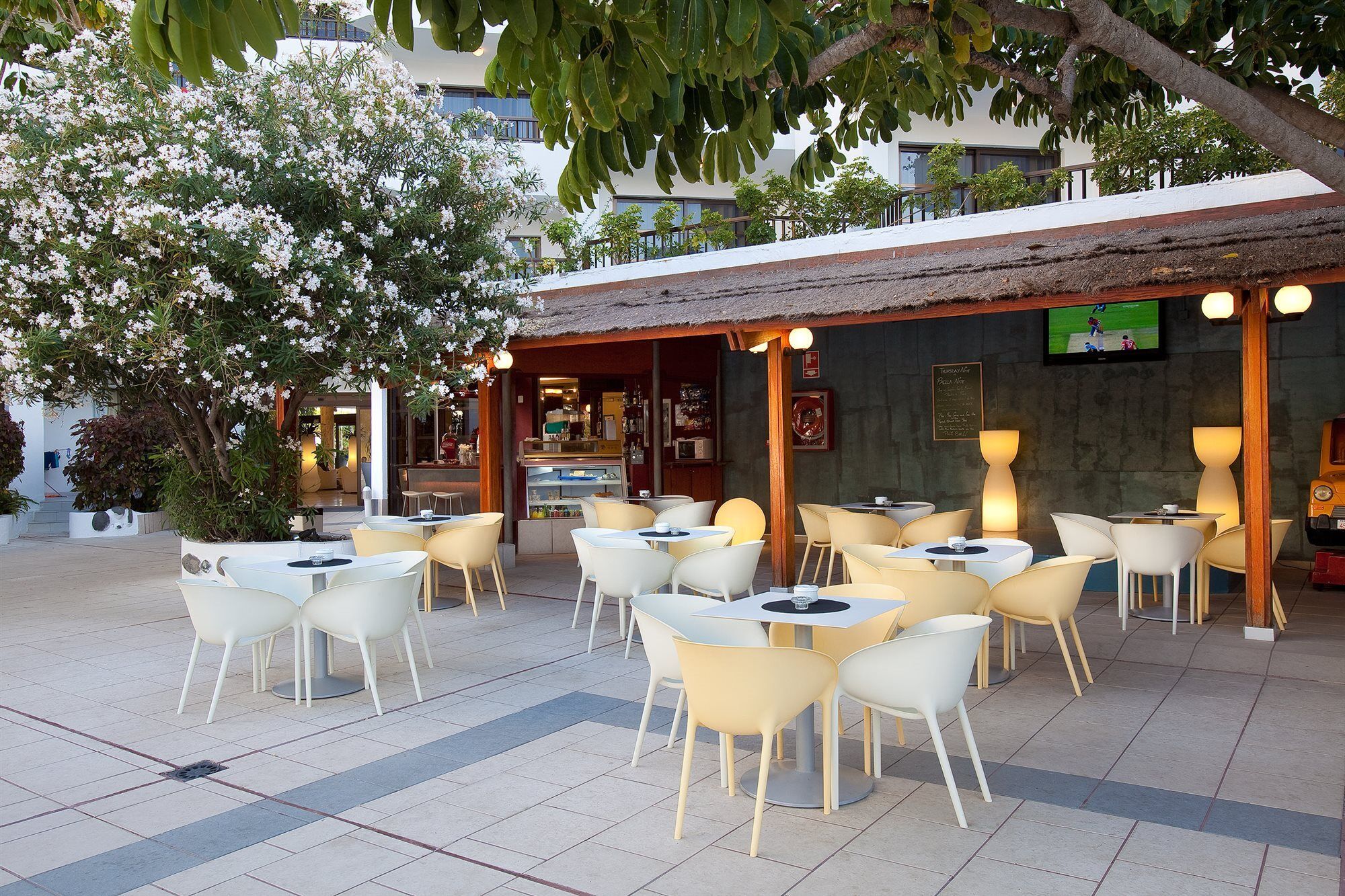 อกวามาร์ Aparthotel ลอส กริสเตียนอส ภายนอก รูปภาพ